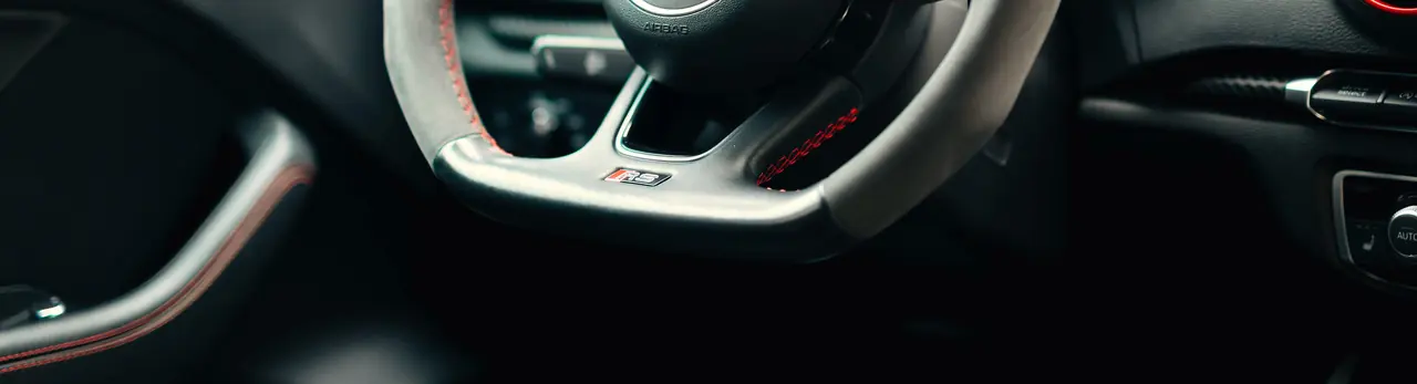 Kierownica Audi RS3 z emblematem RS