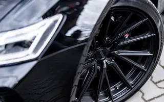 Zbliżenie na felgę Audi RS6