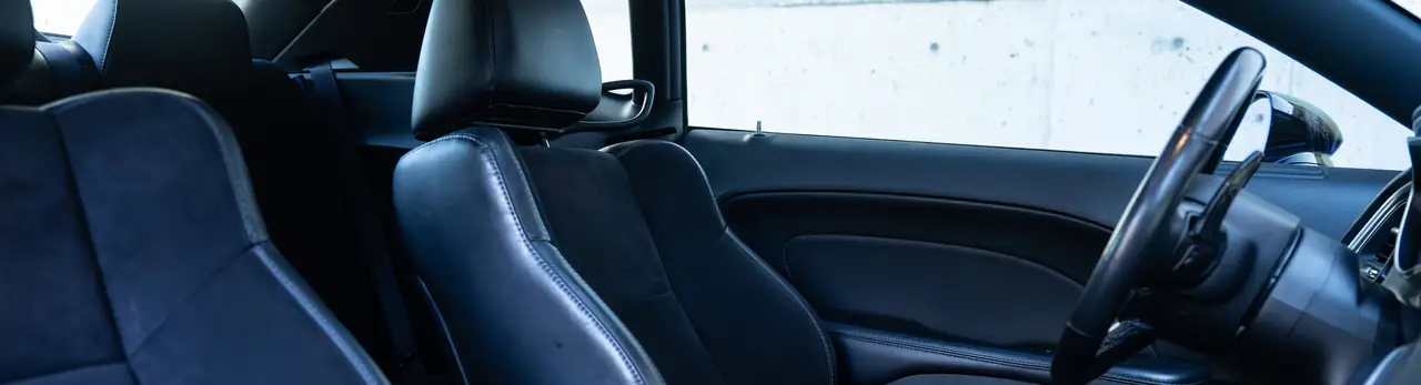 Sportowe fotele i wnętrze Dodge Challengera