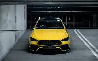 Mercedes-AMG CLA 45 S widziany centralnie z przodu