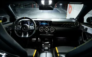 Wnętrze Mercedesa-AMG CLA 45 S
