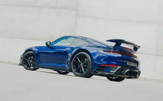 Boczny profil Porsche 911 Carrera 4