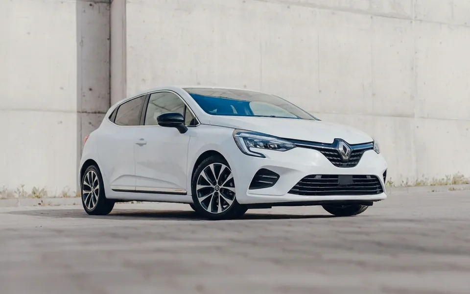 Renault Clio dostępne w ofercie wynajmu długoterminowego Dedicars