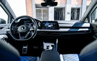 Kokpit i wnętrze Volkswagen Golf 8 R